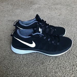 womens white nike free rn